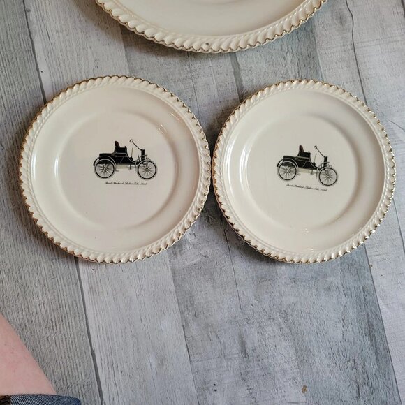 Harker Ware Pottery Made USA Antique Cars Vtg Cake Plate & 6 Dessert Plates - Picture 4 of 8
